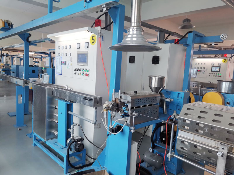 極細(xì)電子線(xiàn)擠出設(shè)備